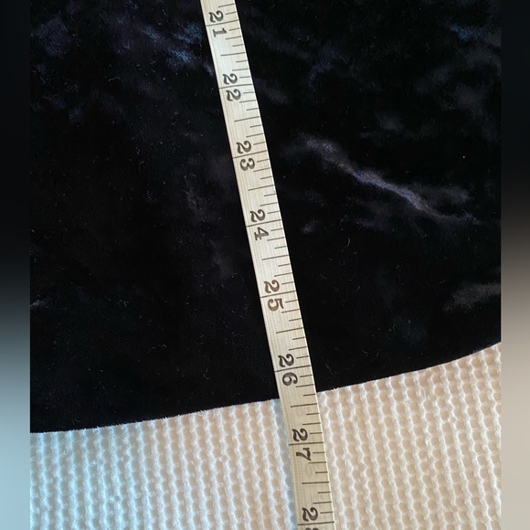 NWOT Handmade black crushed velvet fully lined a-line skirt. Size 8 to 10. - Picture 11 of 17